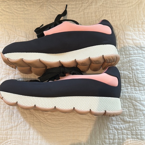 PRADA sneakers size 37. Like new! - Picture 3 of 6